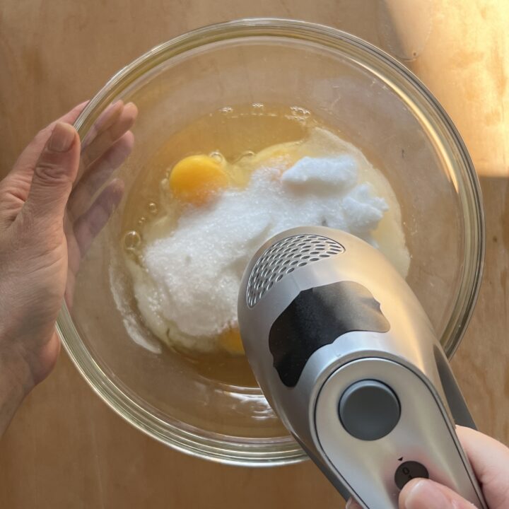 lavorare con le fruste uova e eritritolo