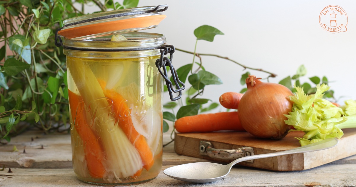 Brodo vegetale in multicooker