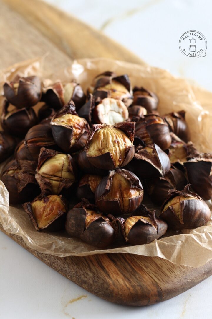 castagne incise a croce cotte e ammollate nel microonde