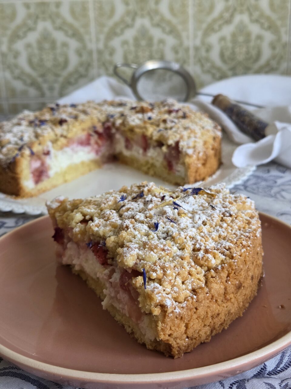 Sbriciolata ricotta e fragole