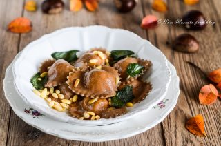 Ravioli di castagne con ricotta e pecorino