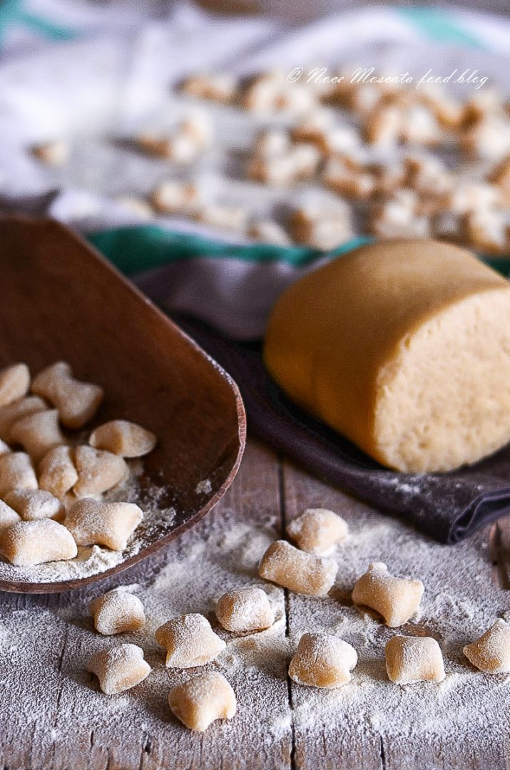 Gnocchi di semola rimacinata fatti in casa, ricetta velocissima!