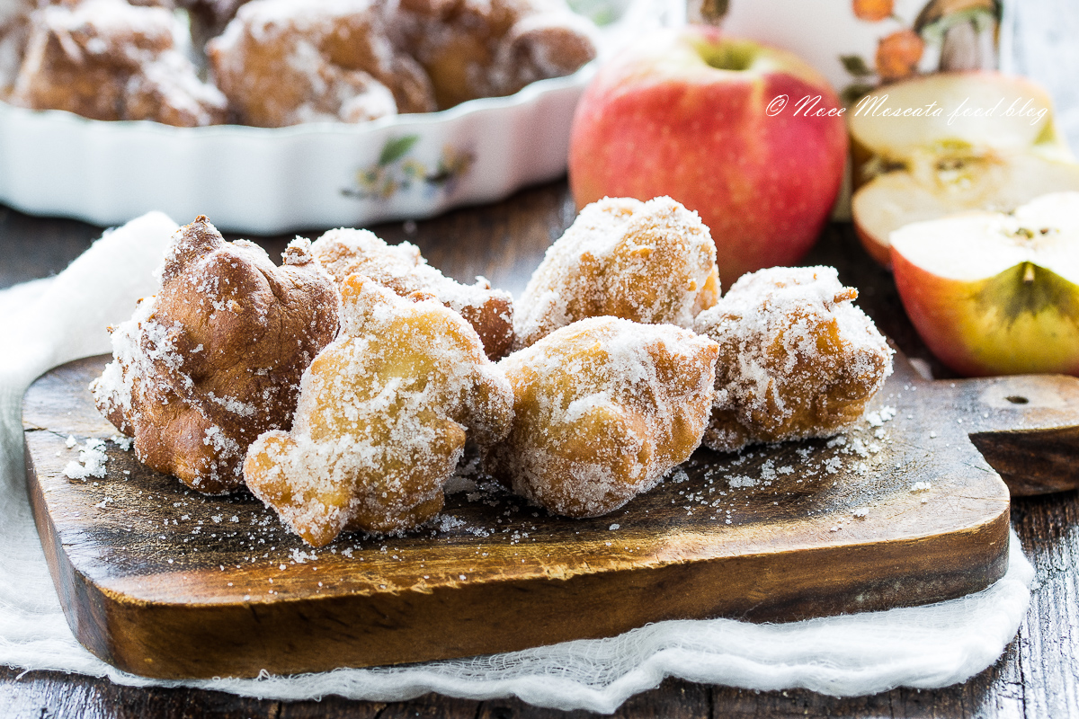 FRITTELLE DI MELE E NOCI al profumo di cannella - ricetta ...