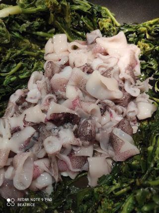 Calamari morbidissimi con friarielli stufati