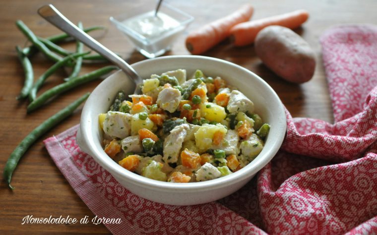 Insalata di pollo e verdure