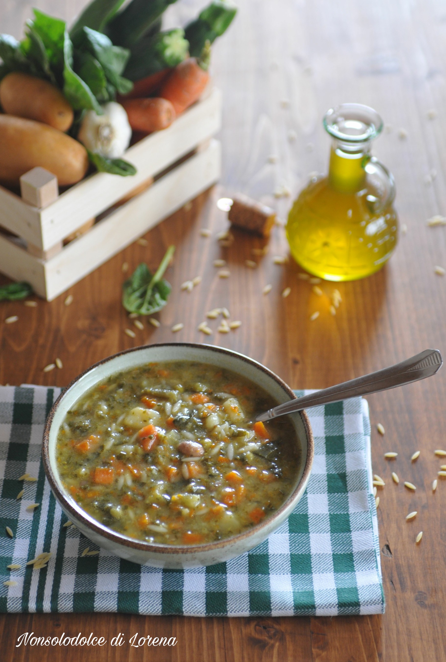 Minestrone di verdure con pastina, primo piatto semplice e leggero