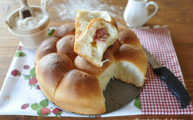 Danubio salato con prosciutto e formaggio