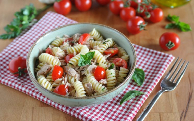 Pasta fredda al tonno e pomodorini