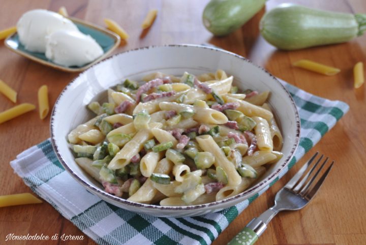 Pasta cremosa zucchine e philadelphia