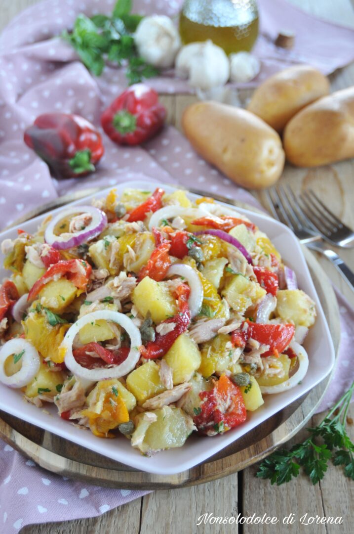 Insalata di patate con tonno e peperoni 