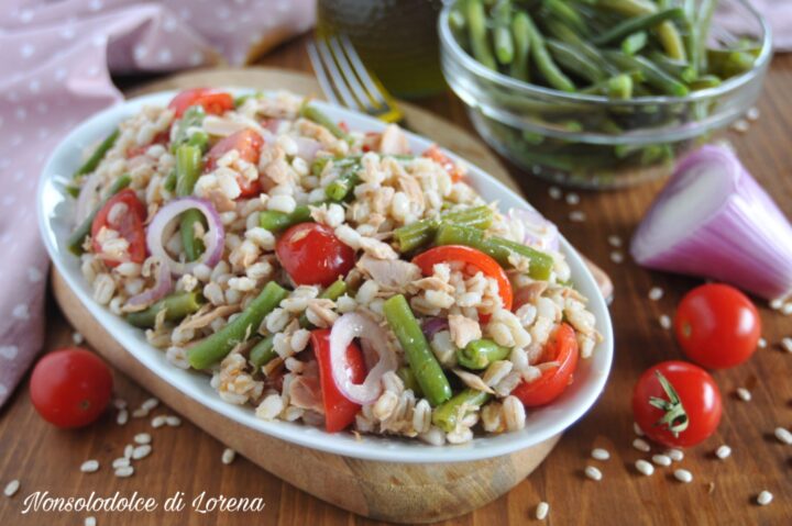 insalata di farro e orzo con tonno e fagiolini