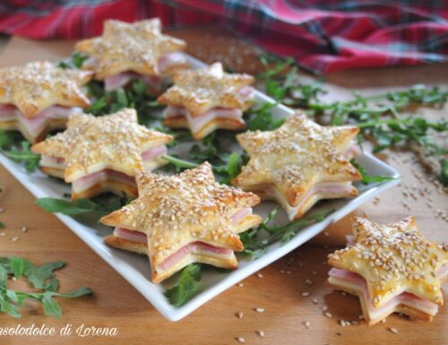 Stelle di sfoglia con prosciutto e formaggio