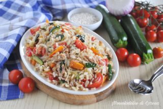 insalata di riso con tonno e verdure