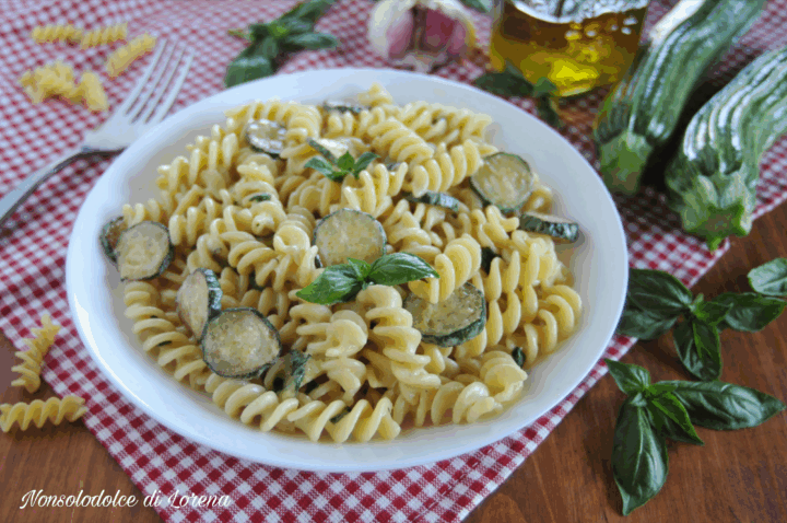 fusilli zucchine e philadelphia