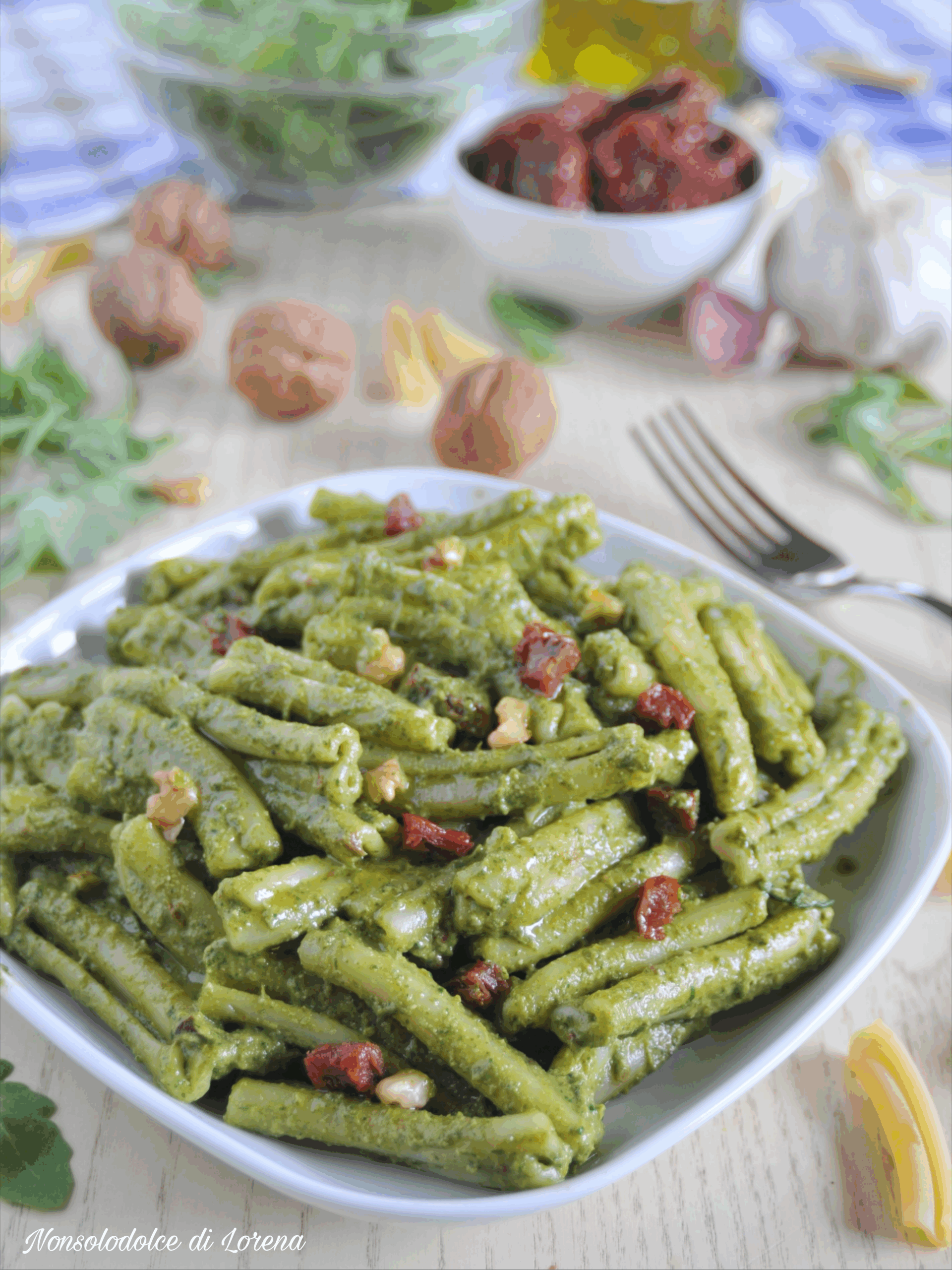Casarecce con pesto di rucola e pomodori secchi, ricetta primo piatto ...