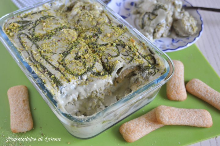 dolce cremoso al pistacchio con pavesini