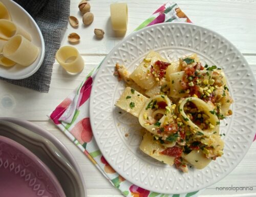 Calamarata con gamberi, pomodori secchi e salsa al pistacchio