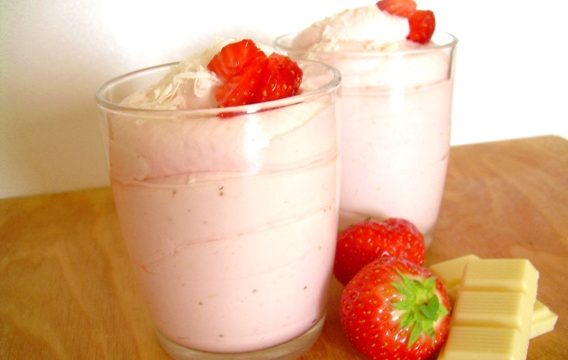 Mousse alle fragole yogurt e cioccolato bianco ricetta golosa