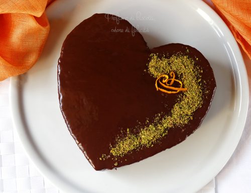 Torta al cioccolato a forma di cuore