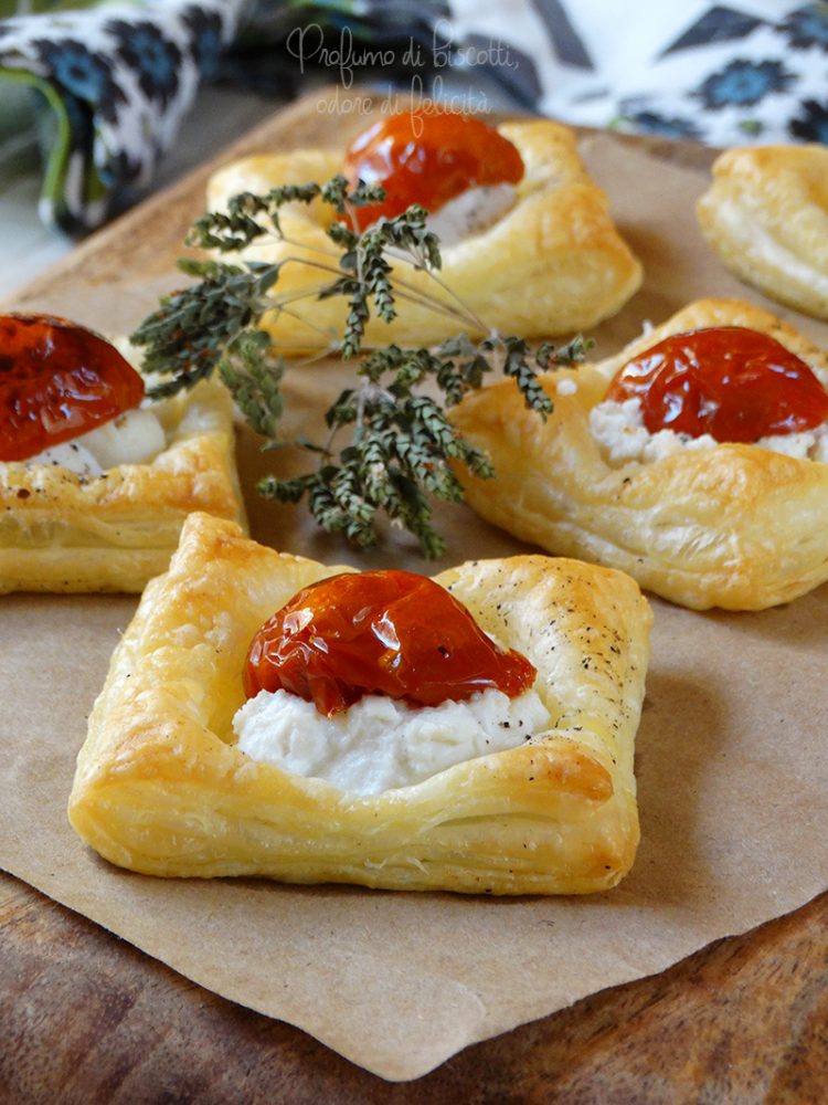 Sfoglie con ricotta e pomodorini Profumo di biscotti, odore di felicità