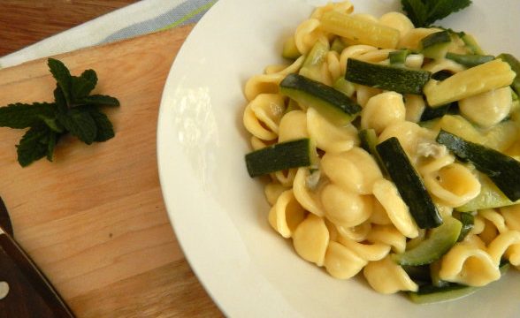 Orecchiette con zucchine e gorgonzola