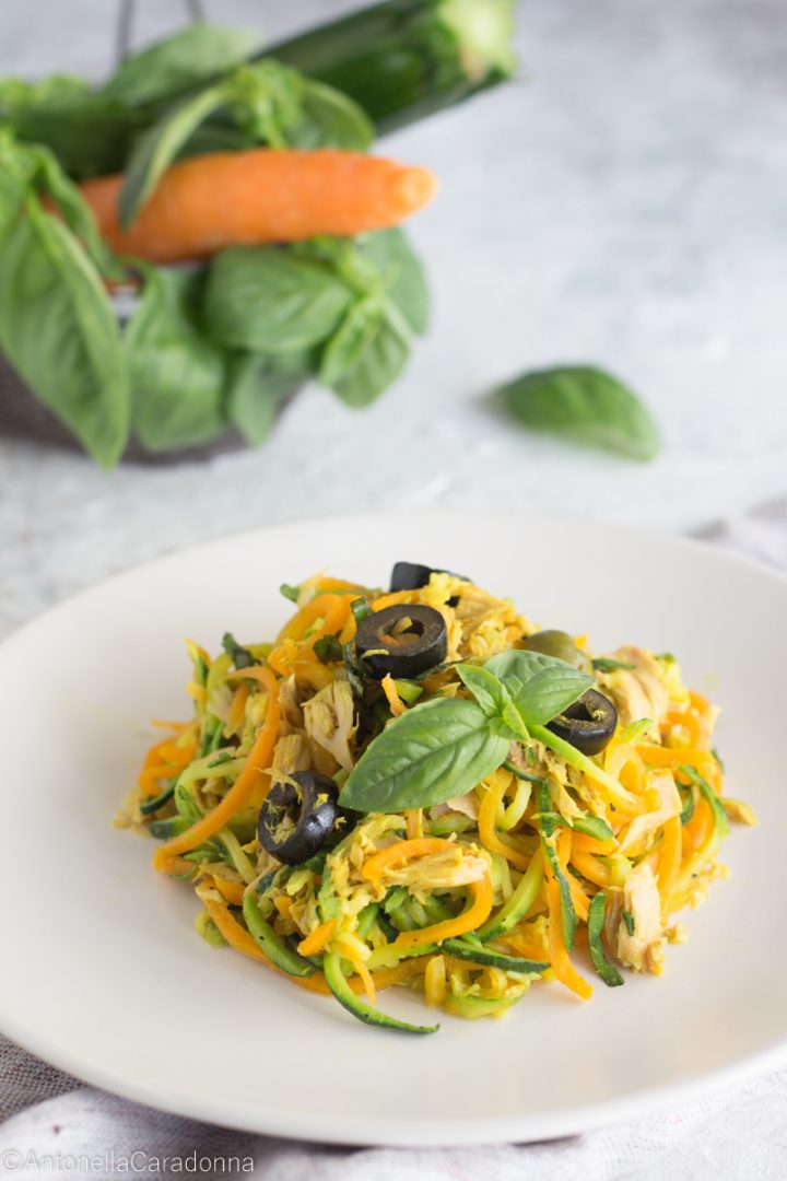 spaghetti di carote e zucchine al tonno
