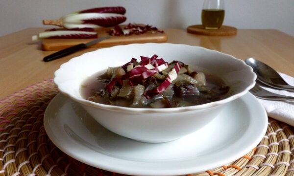 Zuppa di radicchio e patate – ricetta invernale