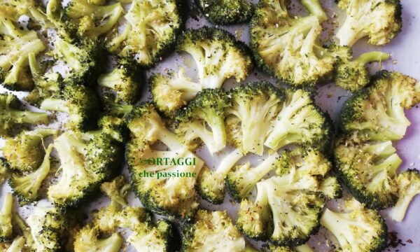 Broccoli al forno semplici e schiacciati