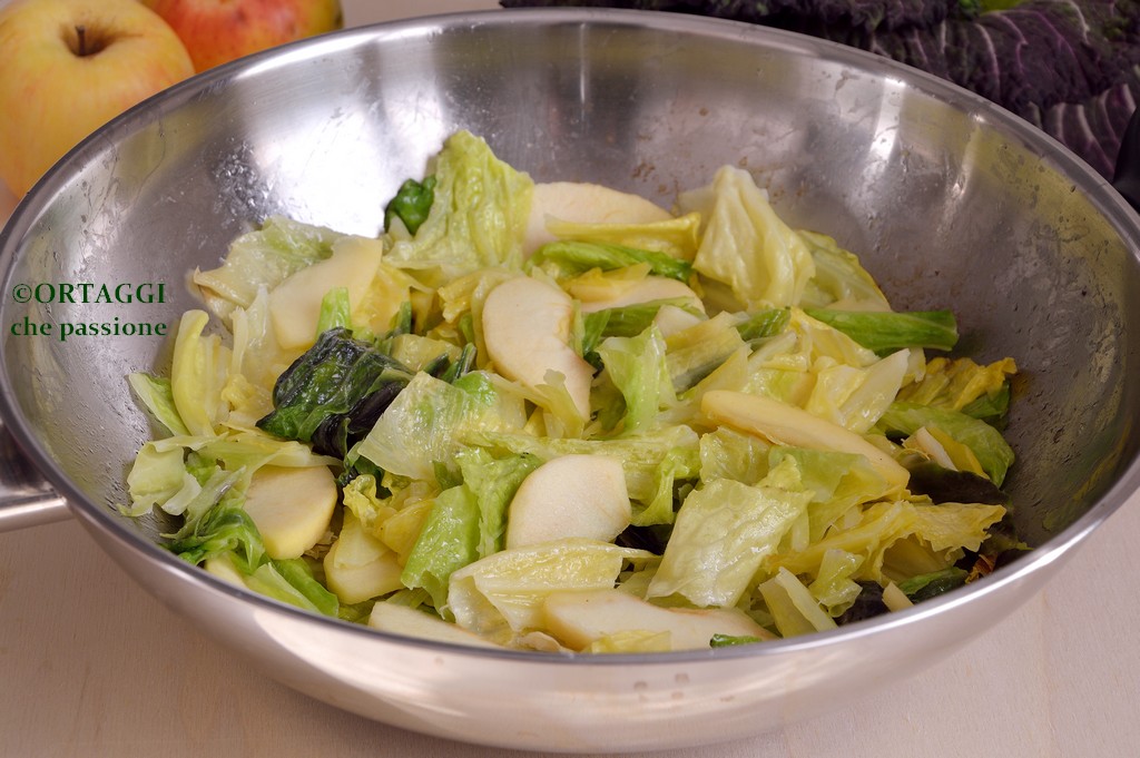 verza e mela in padella croccanti e gustose