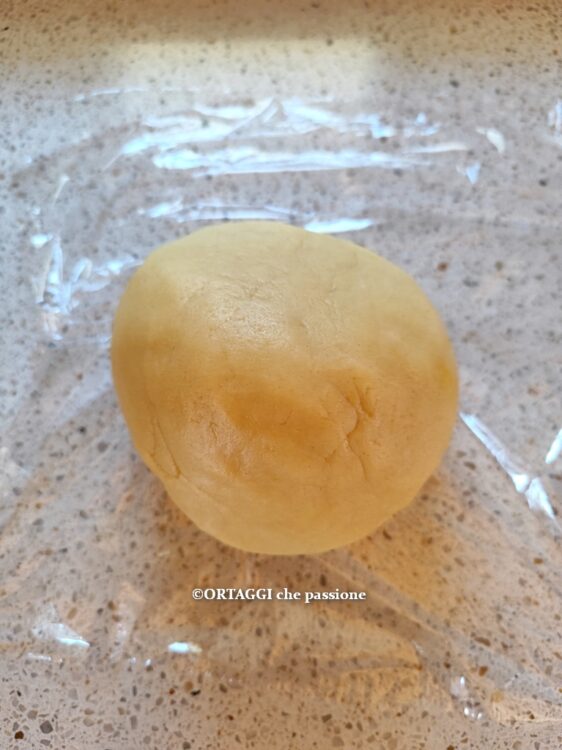 creare una palla omogenea di pasta frolla