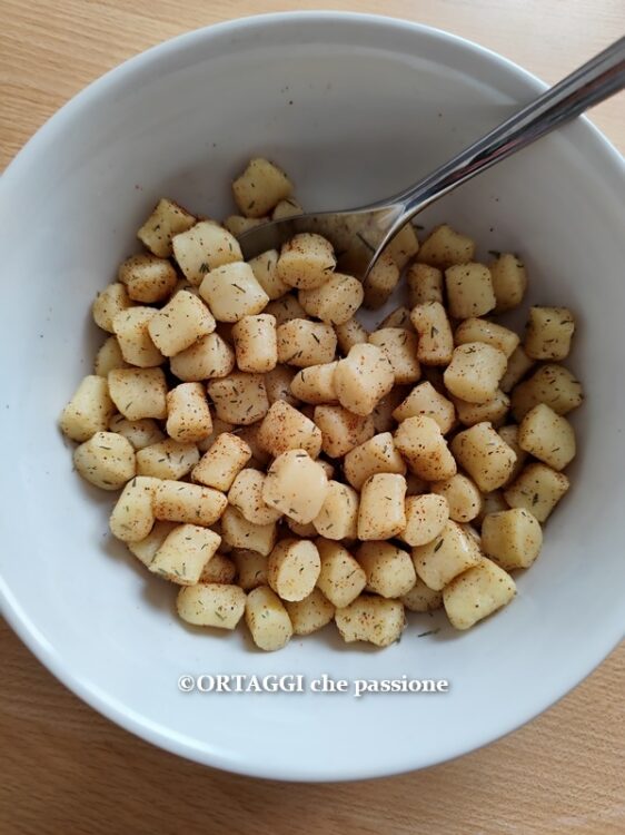 mescolare gli gnocchi in friggitrice ad aria