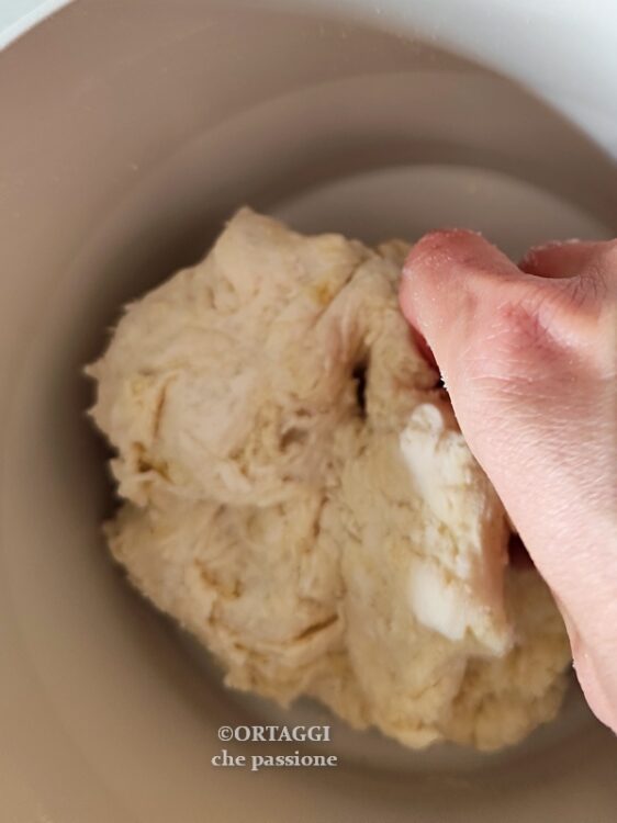 lavorare con le mani l impasto