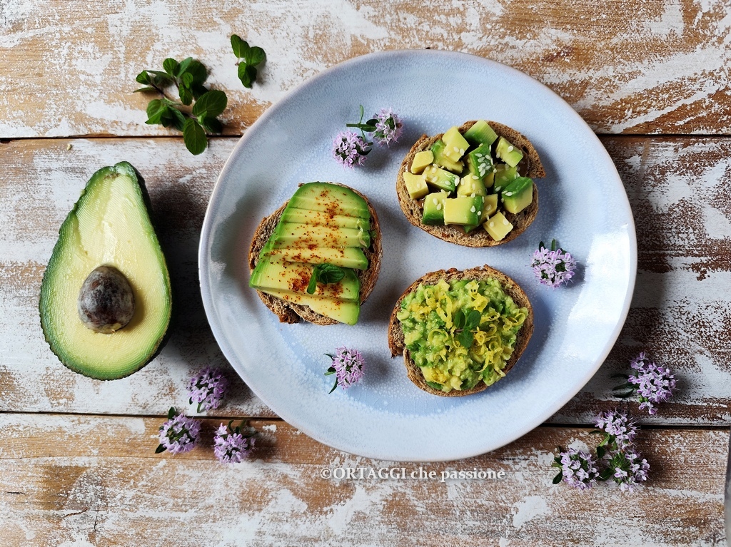 avocado toast vegan per cucina botanica vegetale