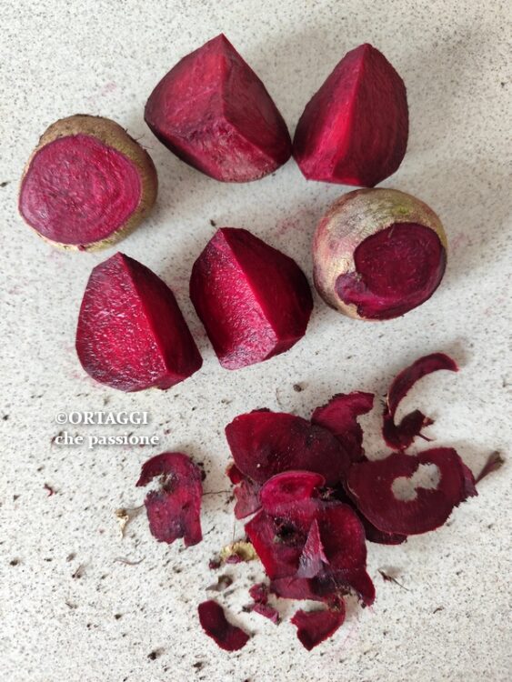 lavare e sbucciare barbabietola rossa