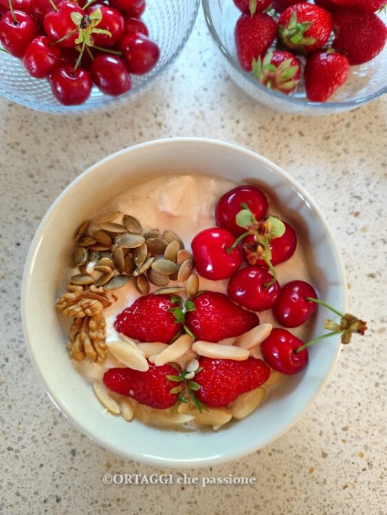 aggiungere frutta secca e oleosa su Overnight porridge senza yogurt