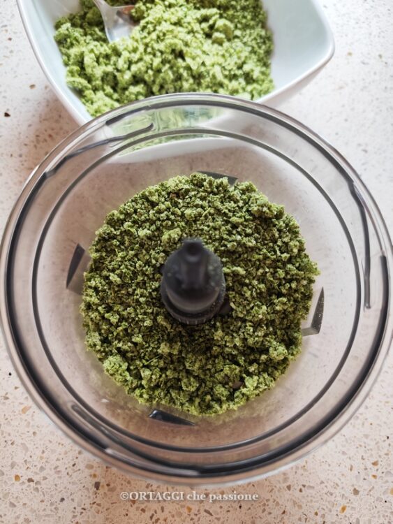 frullare il sale aromatizzato
