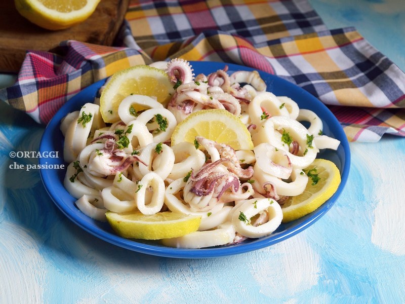 Calamari lessi morbidi