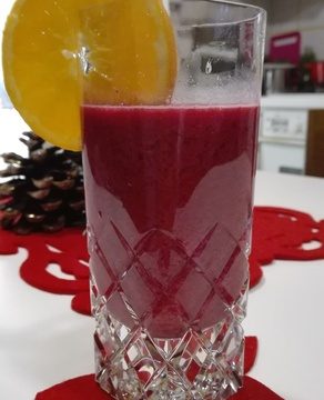 Cocktail con spumante e pompelmo rosa