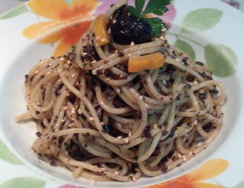 Spaghetti al Pesto nero Agrumato