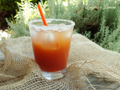 Cocktail analcolico alla frutta