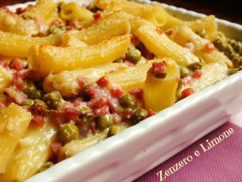 Ham and peas baked pasta