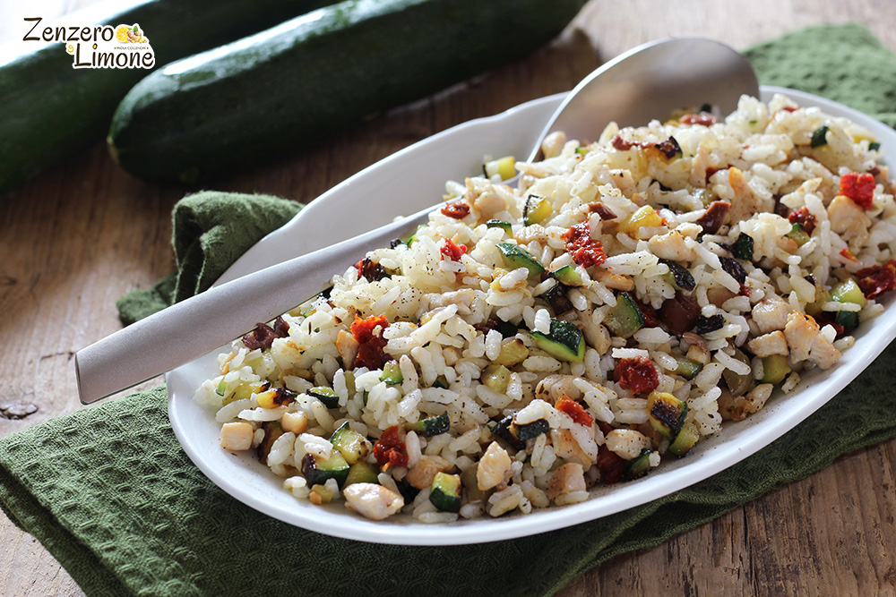 Riso parboiled con zucchine, pollo e spezie Trenette