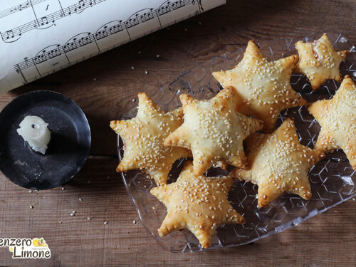 Stelle di sfoglia salate ripiene