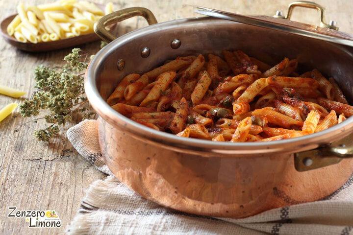 Pennette con capperi e olive nere