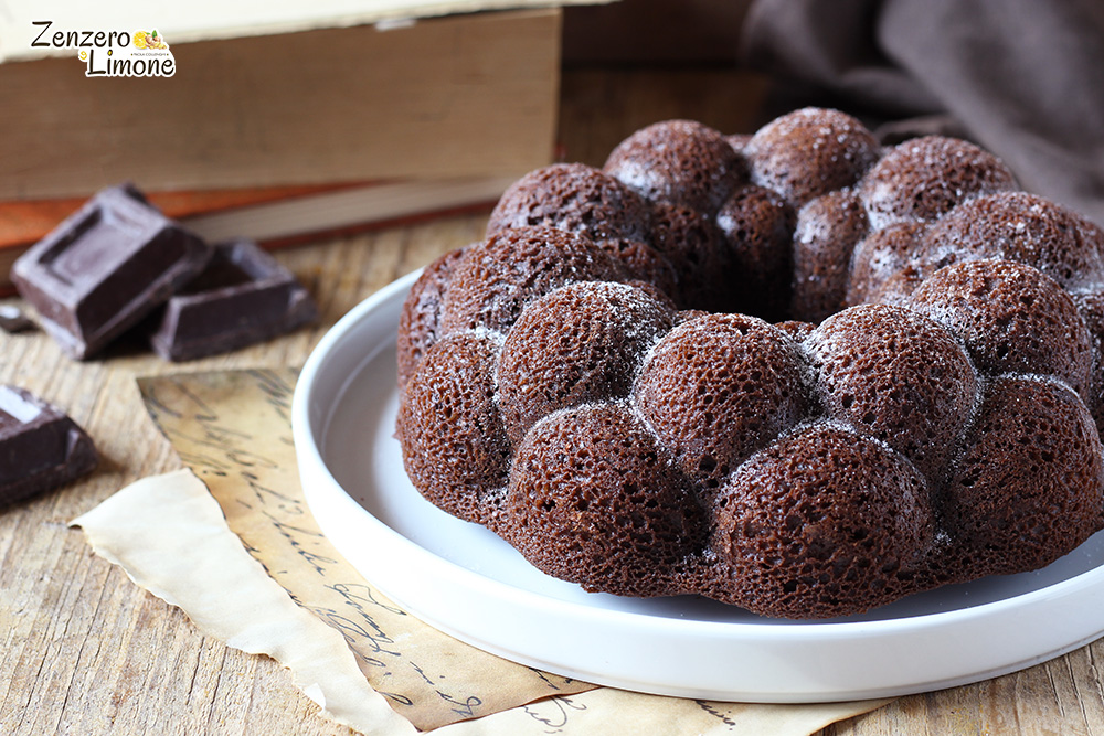 Torta con yogurt e cioccolato