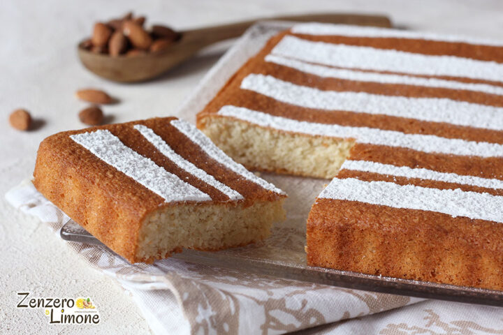 torta con albumi e mandorle