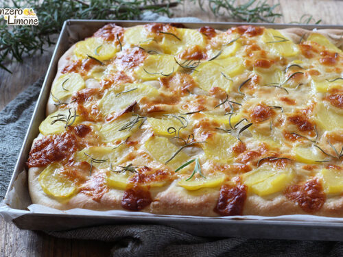 Focaccia con patate e scamorza