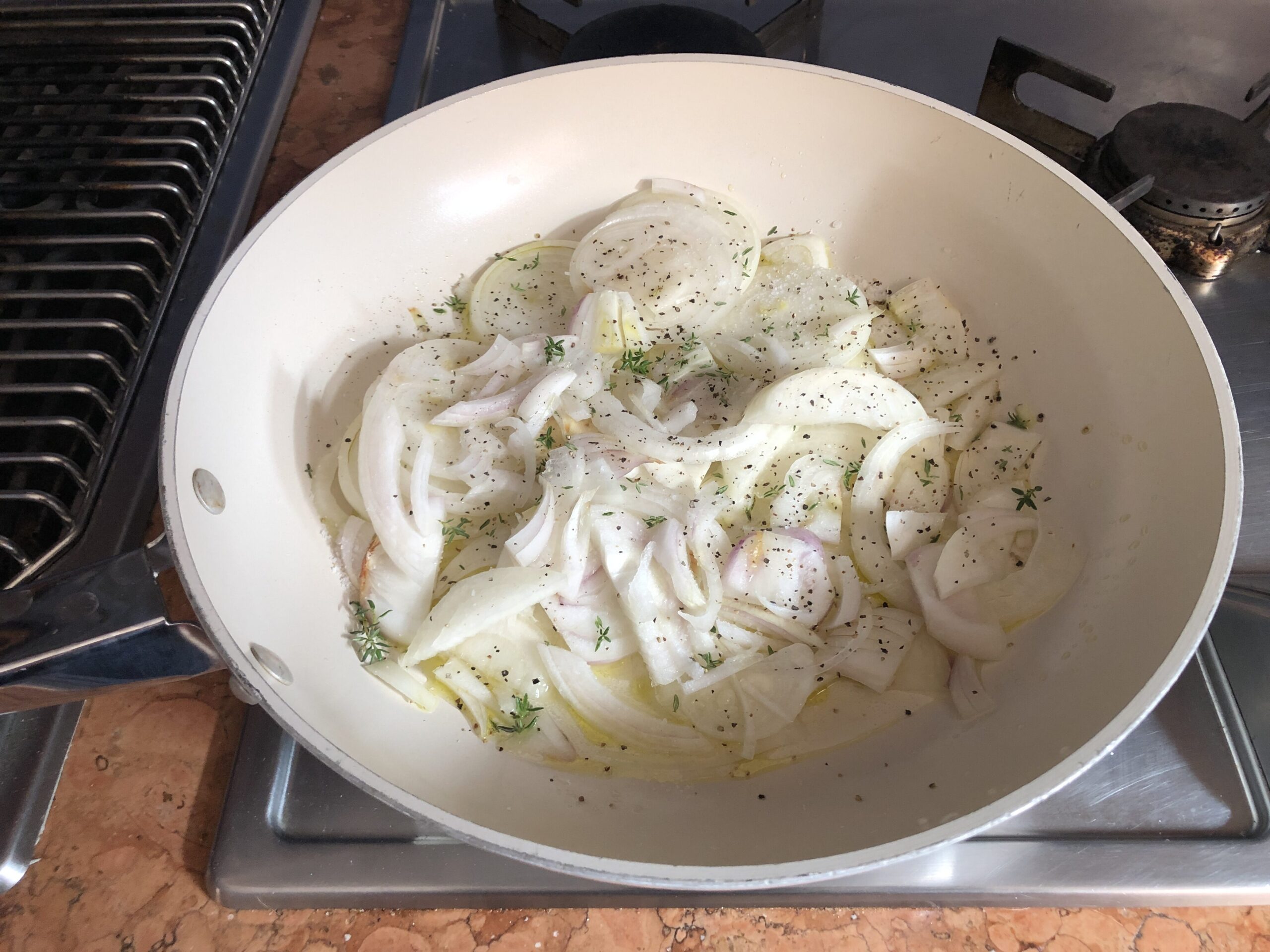 schiacciata carasau alle cipolle - cipolle