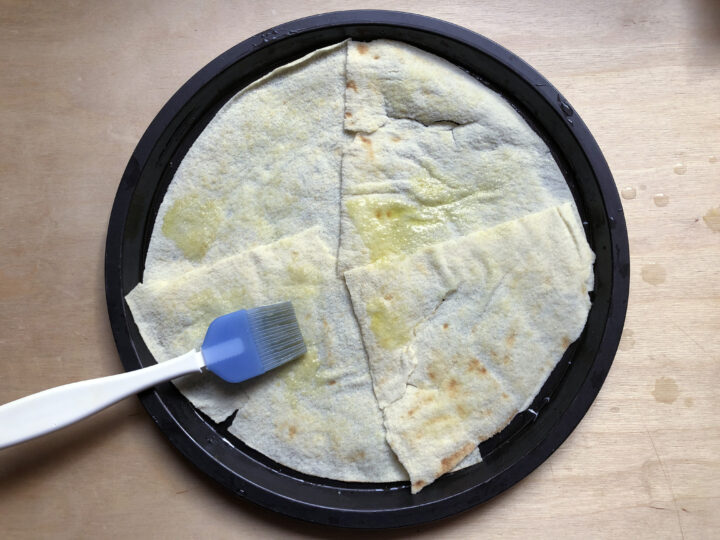 schiacciata carasau alle cipolle - base
