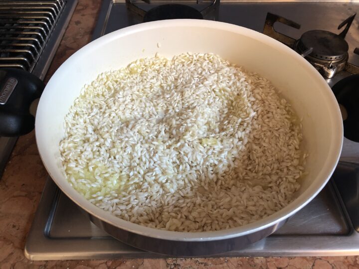risotto al Castelmagno - tostatura